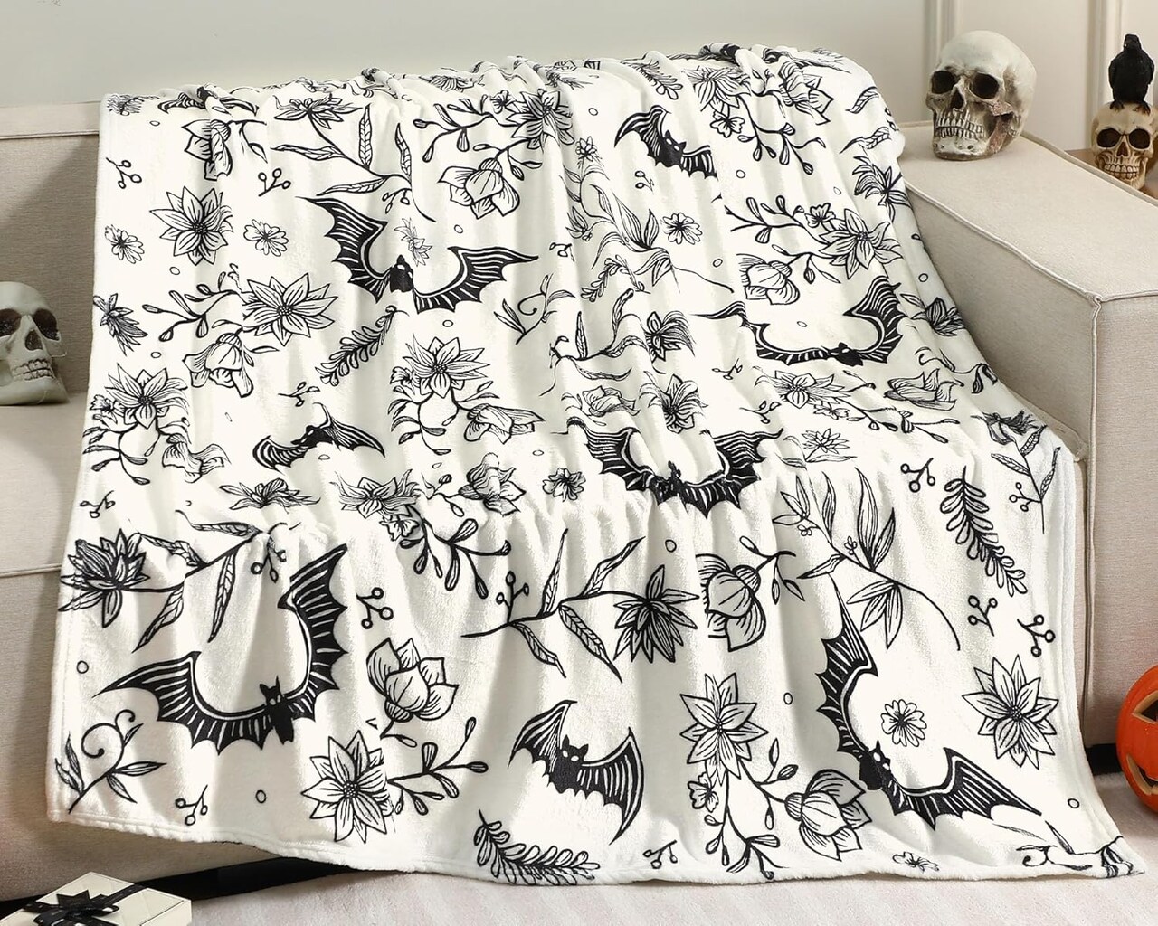 Halloween Throw Blanket Gothic Bats Flannel Blanket(Vintage Color)